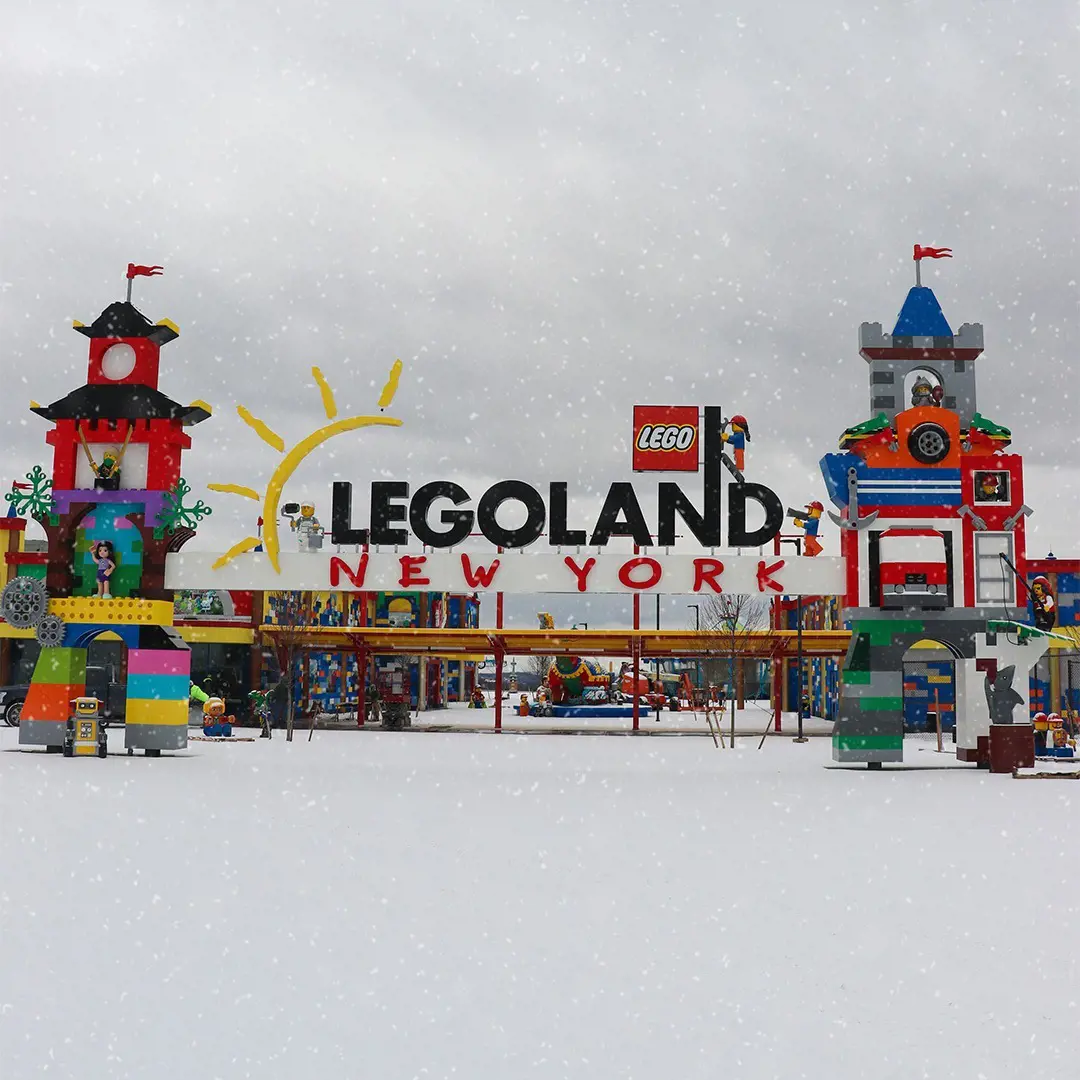 Snowy weather at Legoland New York in February 2021