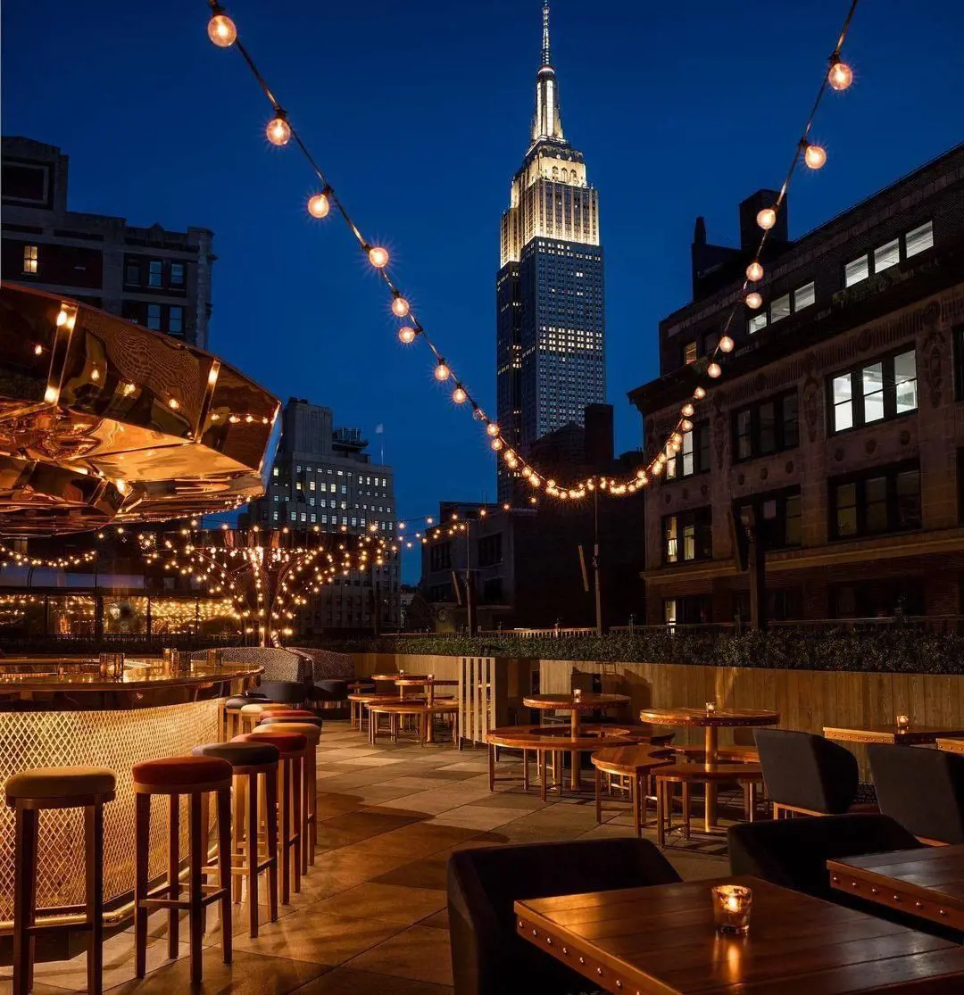 Warm weather and skyline dinning experience at Magic Hour