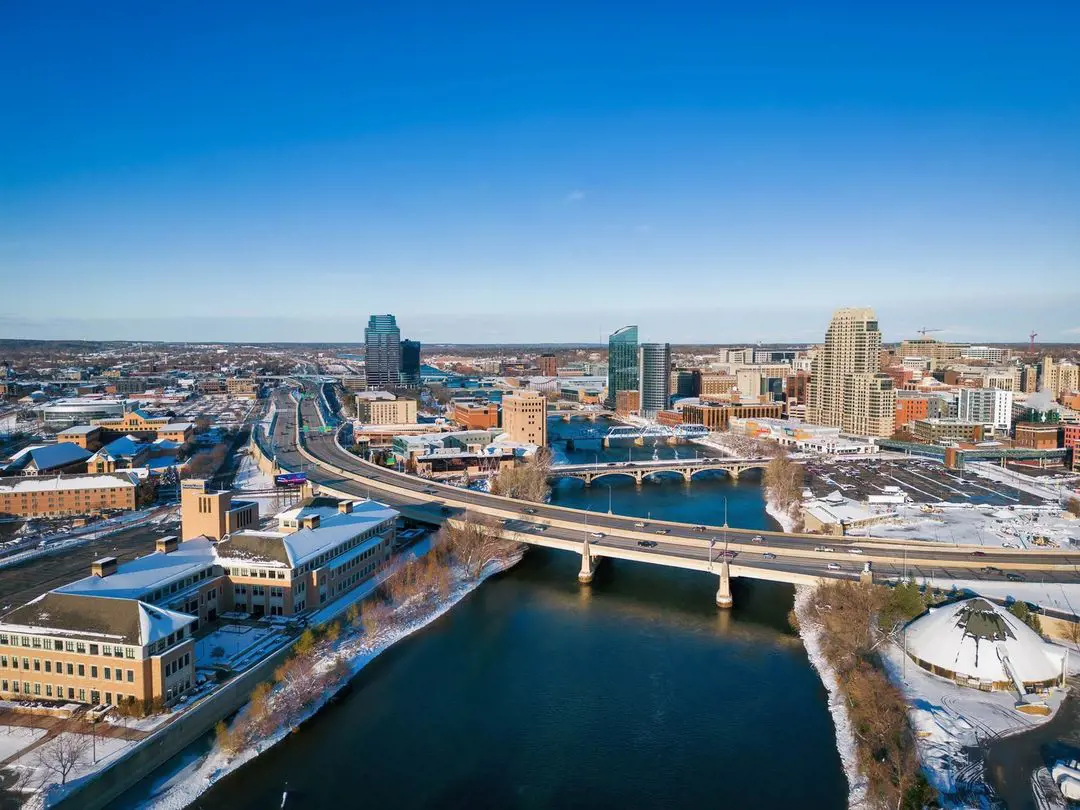 Grand Rapids is home to stunning art theaters, museums, and a zoo.
