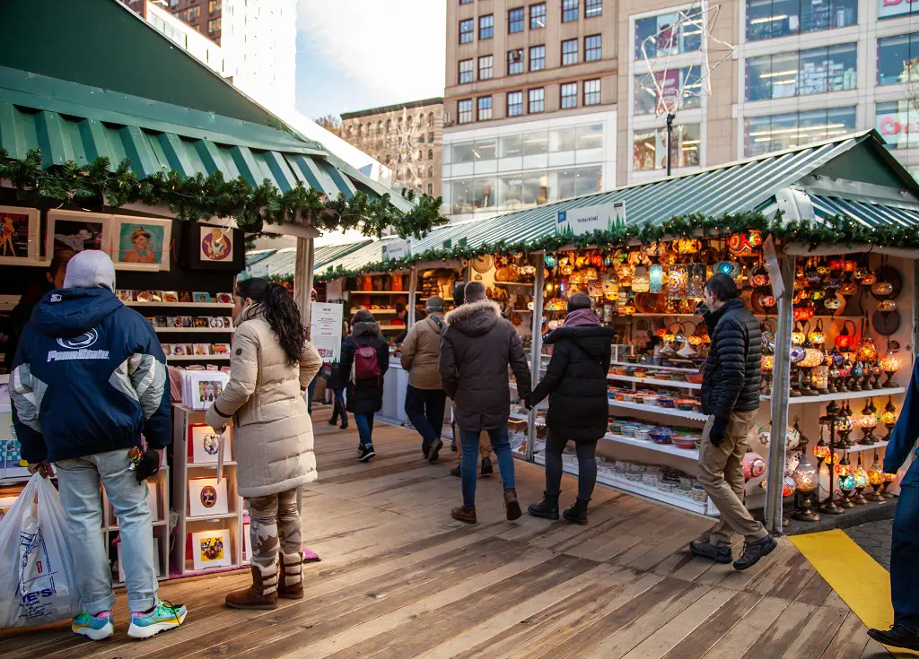 Visitors at the Union Square Holiday Market (photo by Ali Garber)