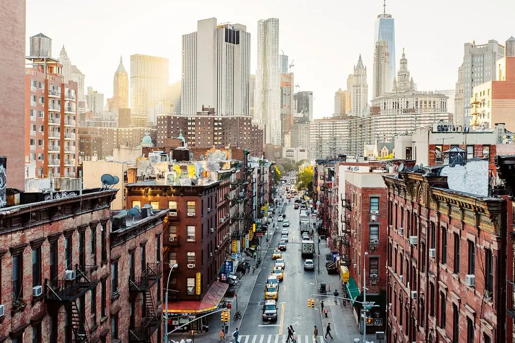 Portrait of Lower East Side Manhattan, New York (photo by Alexander Spatari)
