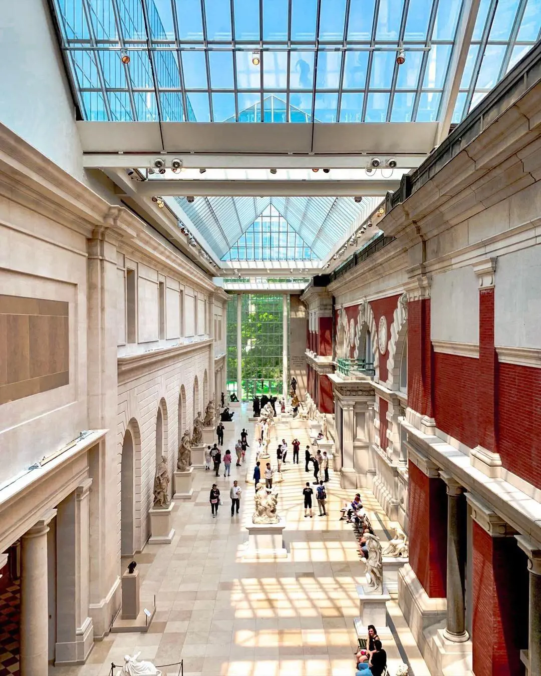 Petrie Court at the Metropolitan Museum of Art(photo by @geraldina.galica)