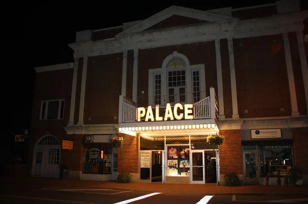 Night shows are also available at Palace Theatre