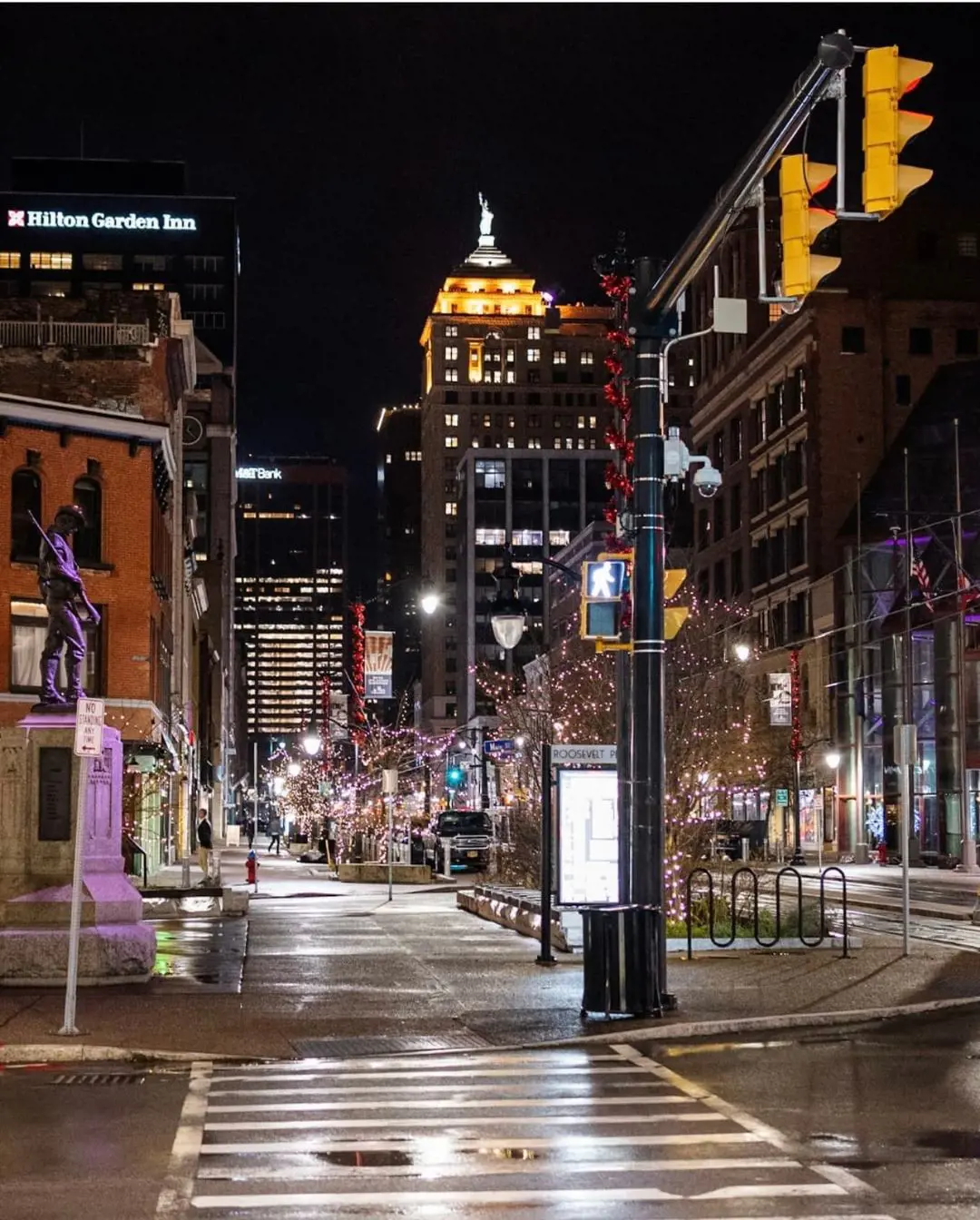 Beautiful nighttime views in Downtown Buffalo (photo by Alicia Kwietniewski)