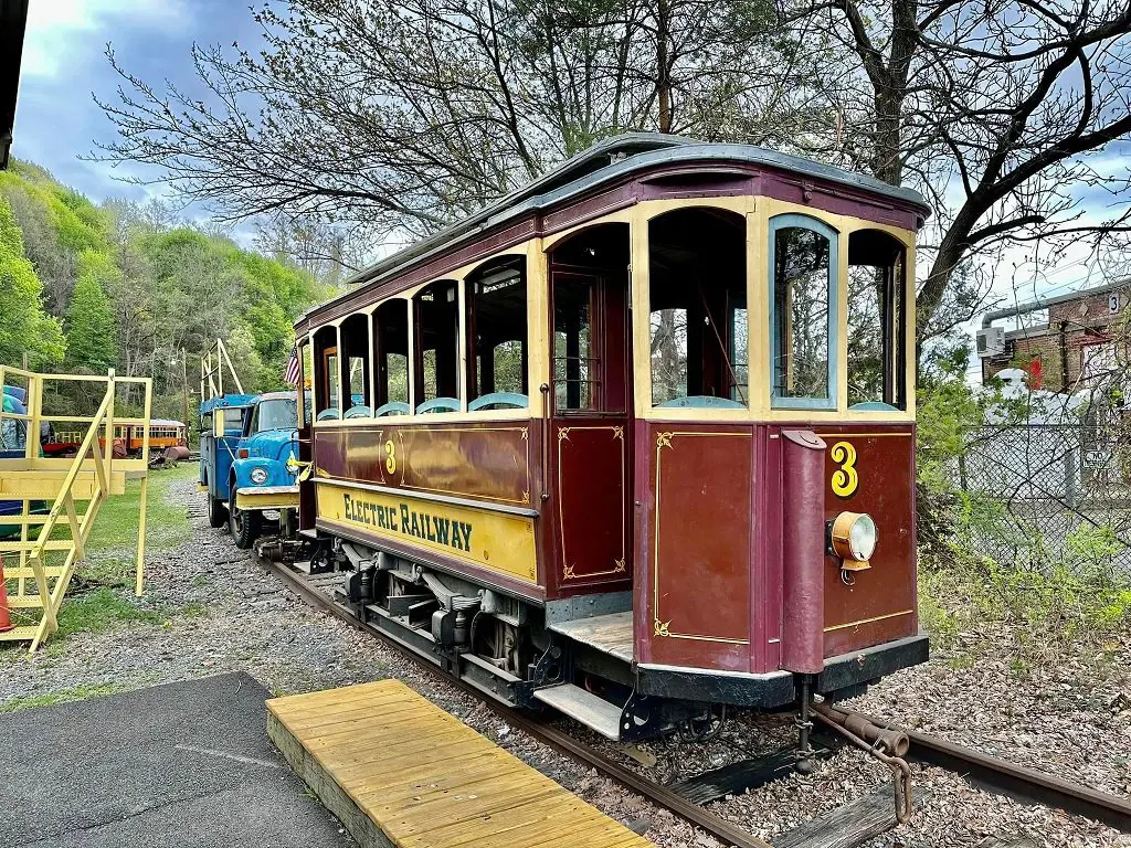 Enjoy trolley rides at Trolley Museum of New York